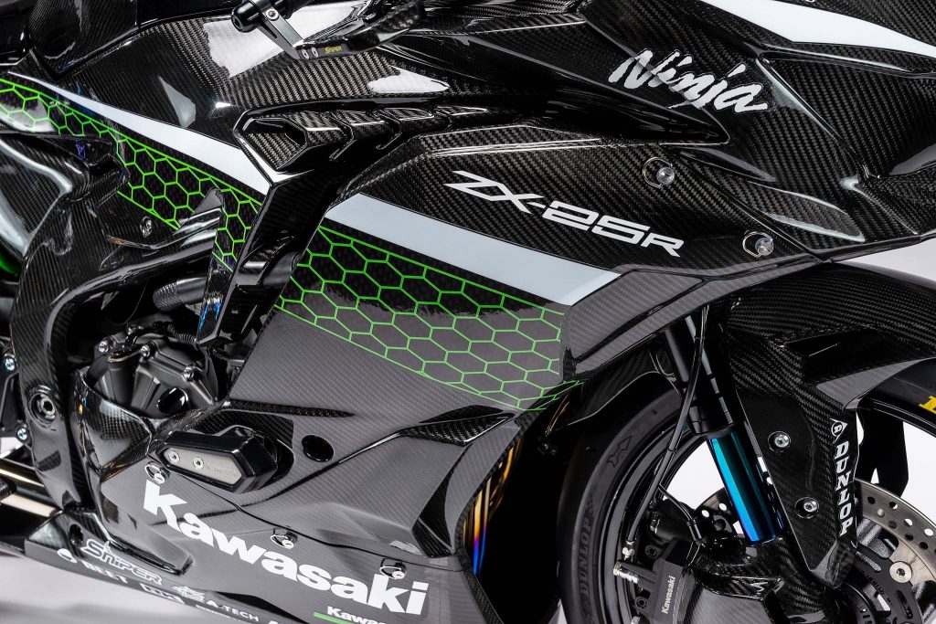 engine in Kawasaki ZX-25R Race version